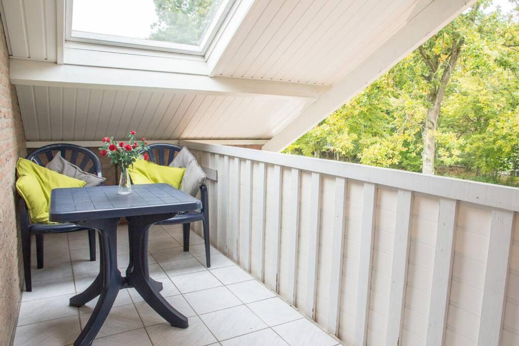 Boszicht 2 Appartement In Oostkapelle Bagian luar foto